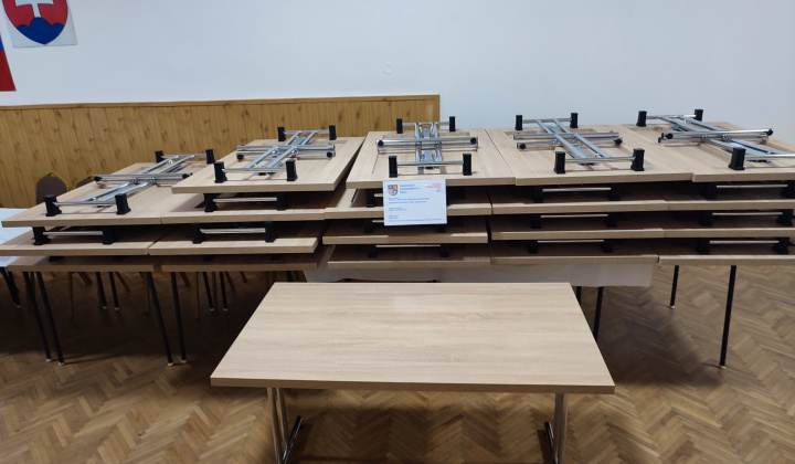 Aktuality / PSK - Obnova vybavenia kultúrno-spoločenskej miestnosti kašteľa v obci Želmanovce - foto