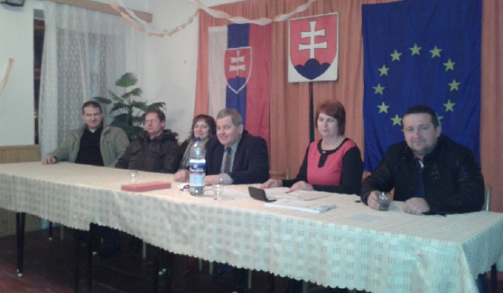 10. fotografia fotogalérie Ustanovujúce zasadanie
